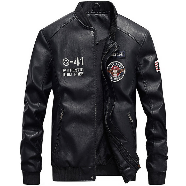 Herren  leichte Kunstleder-Bomberjacke im Pilotenstil mit gestickten Patches und verdeckter Reißverschlussleiste Nord Taschen