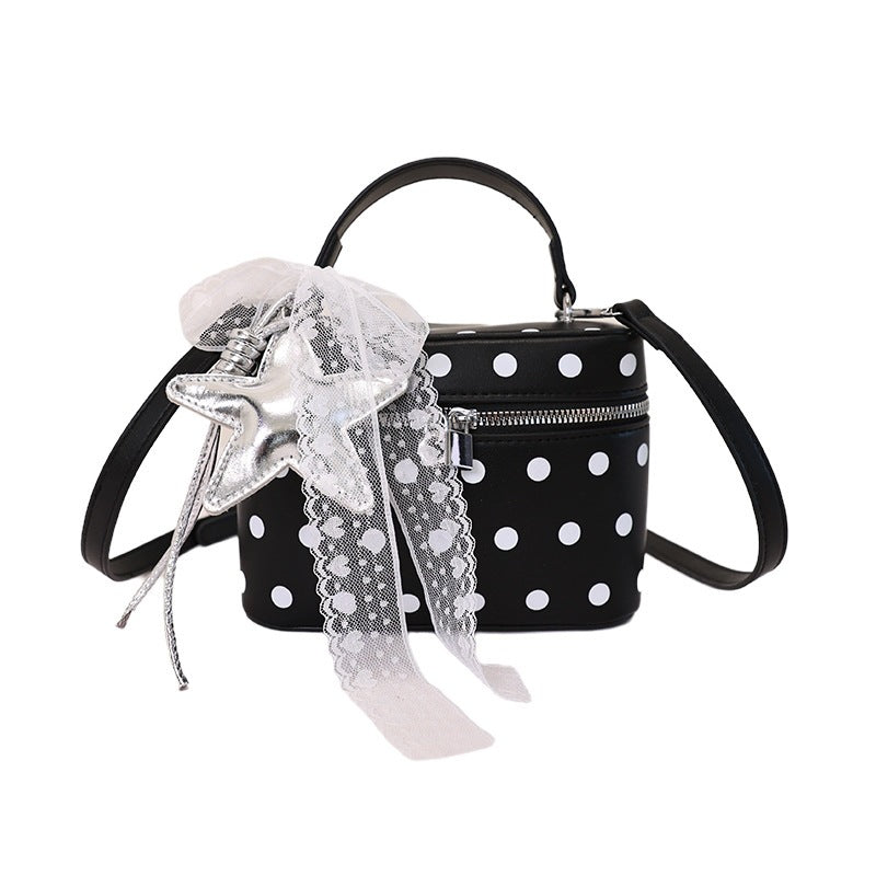 Damen Mini-Handtasche mit verspieltem Design und eleganten Akzenten Nord Taschen