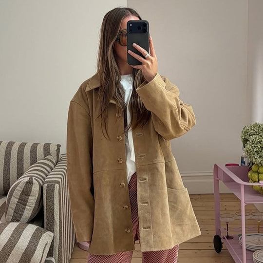 Damen Kurzmantel aus Veloursleder‑Optik mit kastiger Silhouette, Hornknopf‑Front & Eingrifftaschen Nord Taschen