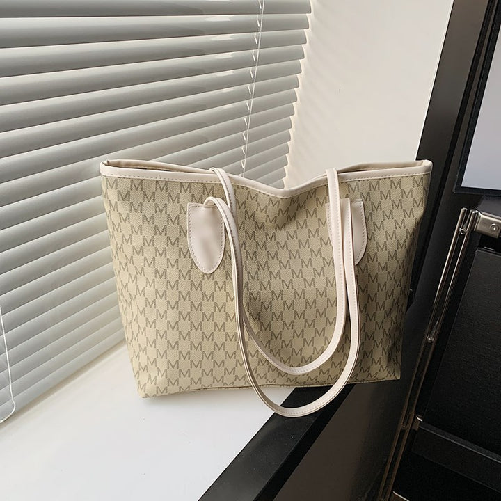 Damen Tote-Bag aus hochwertigem, strapazierfähigem Material mit elegantem Monogramm Nord Taschen