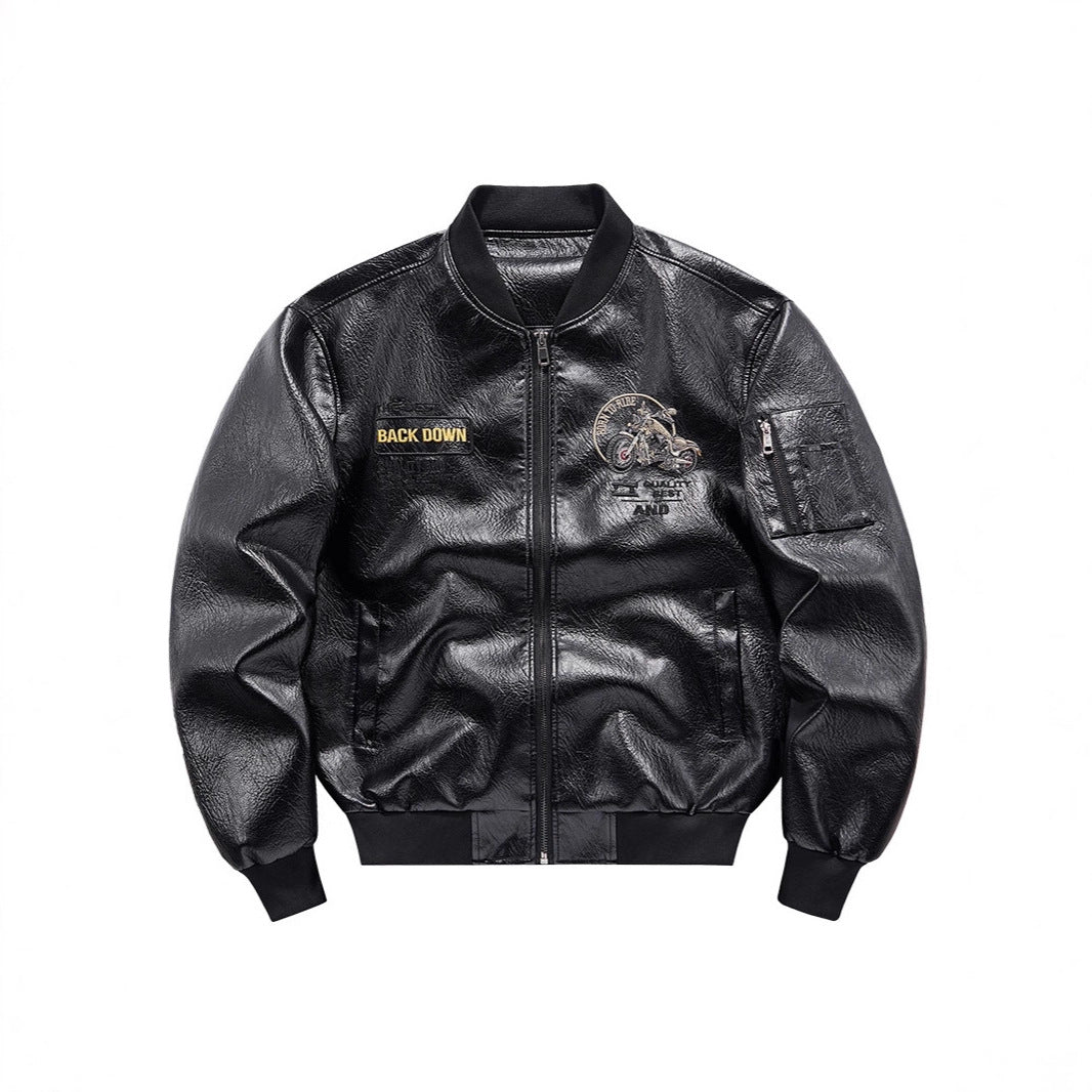 Herren Kunstleder‑Bomberjacke mit wärmender Fleece‑Innenfütterung, Motorrad‑Stickerei und Ärmeltasche Nord Taschen