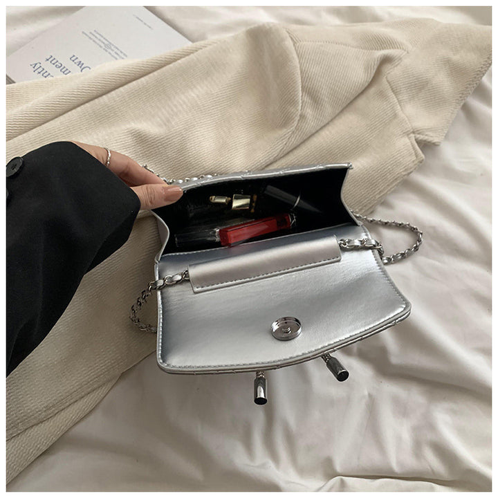 Damen Mini-Handtasche mit luxuriösem Steppmuster und funkelndem Kettenanhänger Nord Taschen