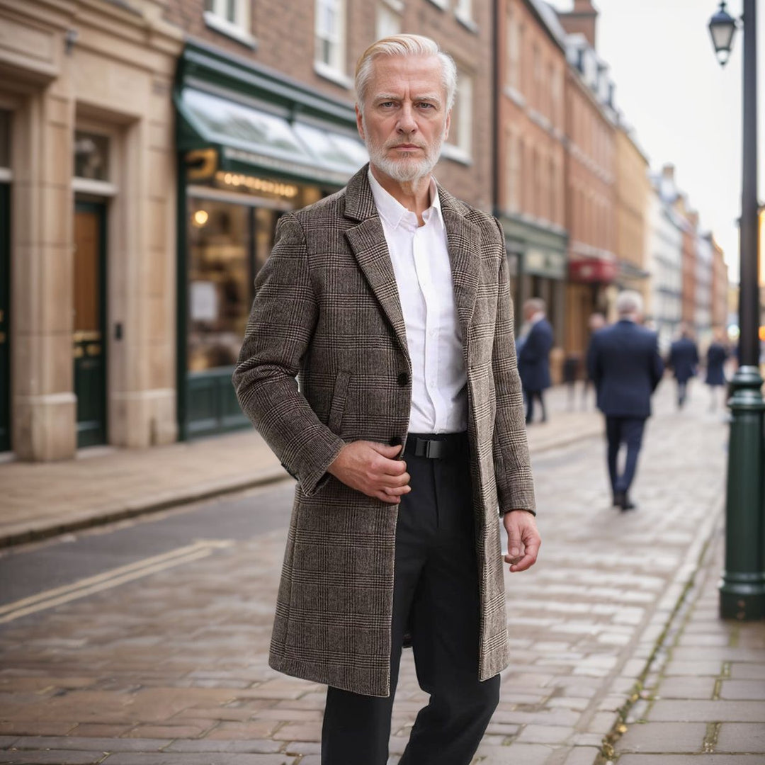Herren Wollblendmantel im Glencheck mit schlanker langer Silhouette Nord Taschen