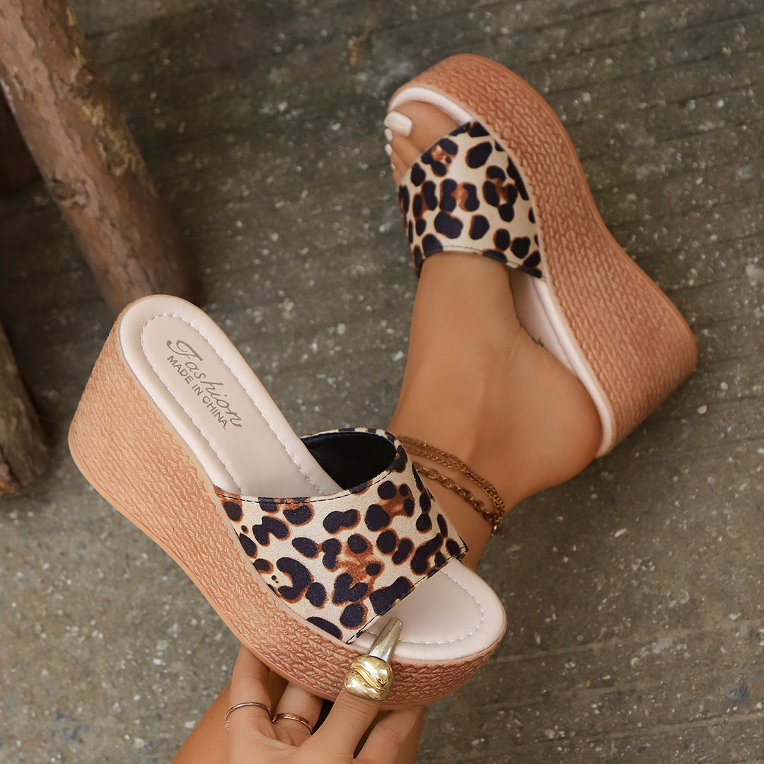 Damen Keil-Sandalen mit Leopardenmuster und gepolsterter Sohle Nord Taschen