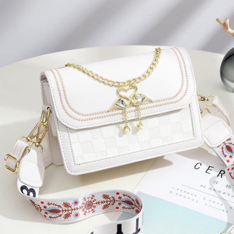 Damen modische Umhängetasche mit strukturiertem Design und außergewöhnlichen Details Nord Taschen