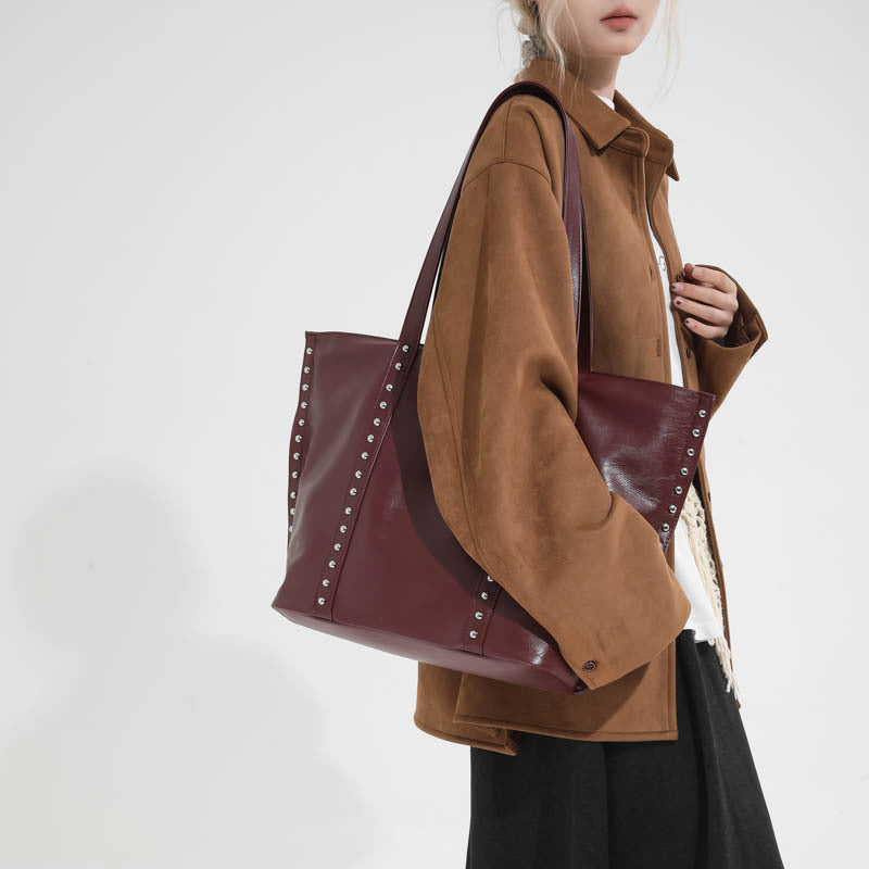 Damen Shopper Tasche mit modischen Nieten Nord Taschen