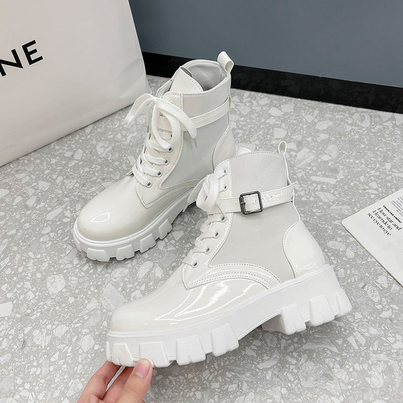 Damen Chunky‑Lug Ankleboots mit patentiertem Lackoberteil, Schnürung und verstellbarem Schnallenriemen Nord Taschen