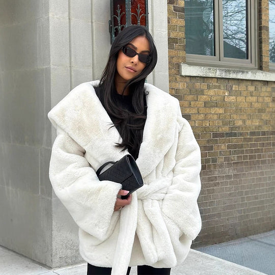 Damen Boxy-Teddyjacke mit Wickelgürtel und übergroßem Schalkragen Nord Taschen