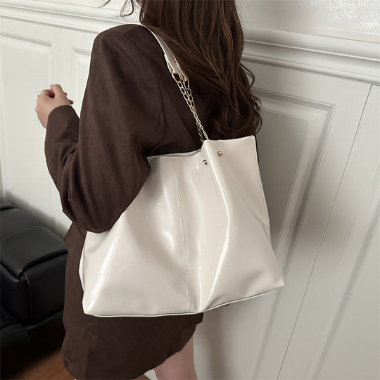 Damen elegante Shopper-Tasche mit luxuriösen Kettenverzierungen Nord Taschen