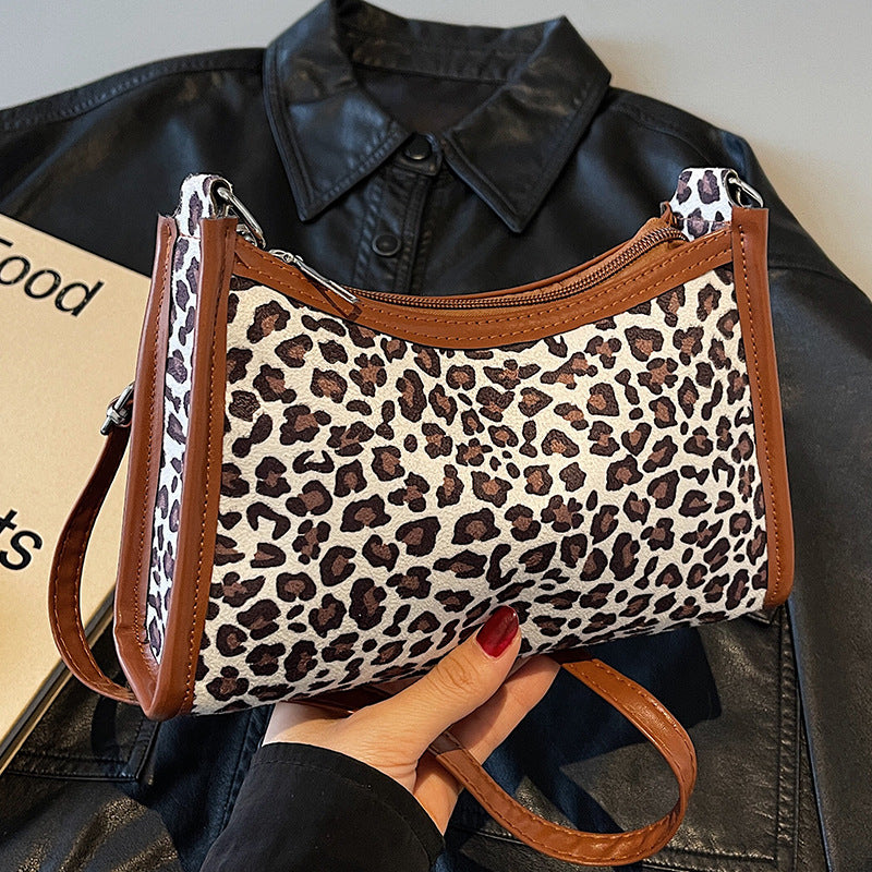 Damen Tasche im eleganten Leo-Design mit abnehmbarem Schulterriemen Nord Taschen