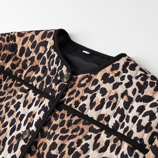 Damen Kurzjacke mit Leo‑Alloverprint, Rundhalsausschnitt und kontrastierender Paspel Nord Taschen