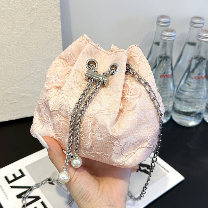 Damen Beuteltasche mit dekorativen Kettenakzenten Nord Taschen