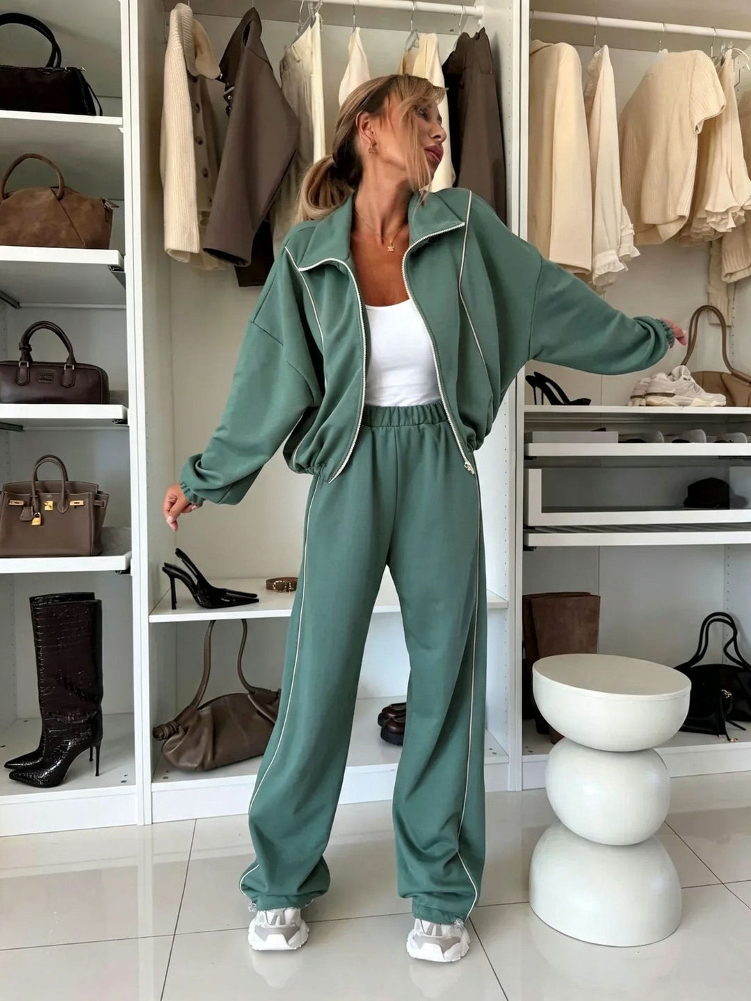 Damen Loungewear-Set Cropped Zipjacke und hochgeschnittene Jogginghose mit Gummibund Nord Taschen