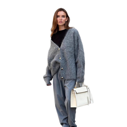 Damen Flauschige Mohair‑Optik Oversize‑Strickjacke mit V‑Ausschnitt und goldenen Zierknöpfen Nord Taschen