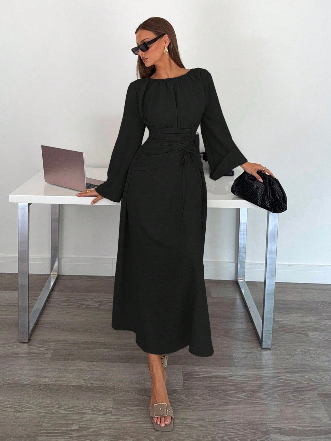 Damen Maxikleid mit geraffter Taillen-Schnürung und Glockenärmeln Nord Taschen