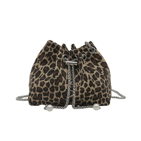 Damen Beuteltasche mit animalischem Design und stilvollem Kettenakzent Nord Taschen