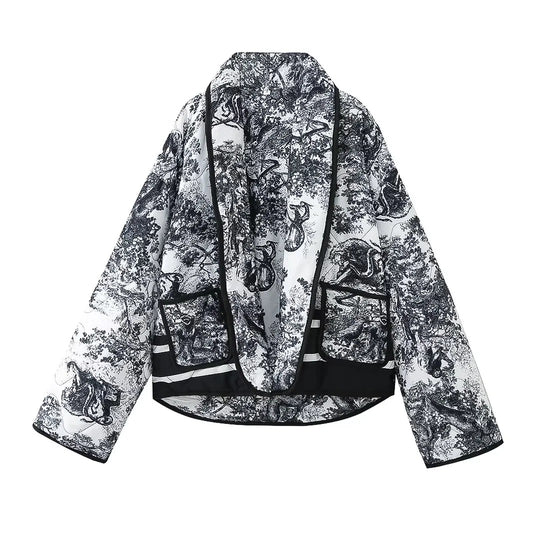 Damen Steppjacke im Kimono‑Stil mit Toile‑de‑Jouy Tierprint, Schalkragen und kontrastierenden aufgesetzten Taschen Nord Taschen