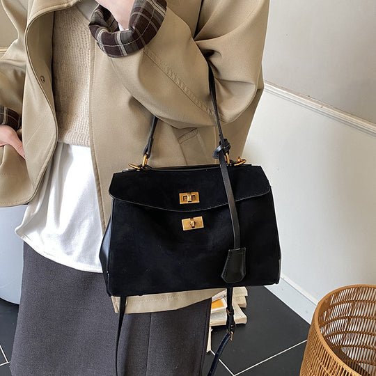 Damen Hobo-Handtasche mit eleganten Details und verstellbarem Schulterriemen Nord Taschen