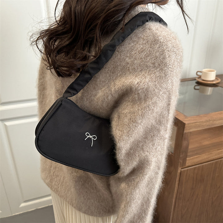 Damen elegante Schultertasche mit dekorativem Rüschengriff Nord Taschen