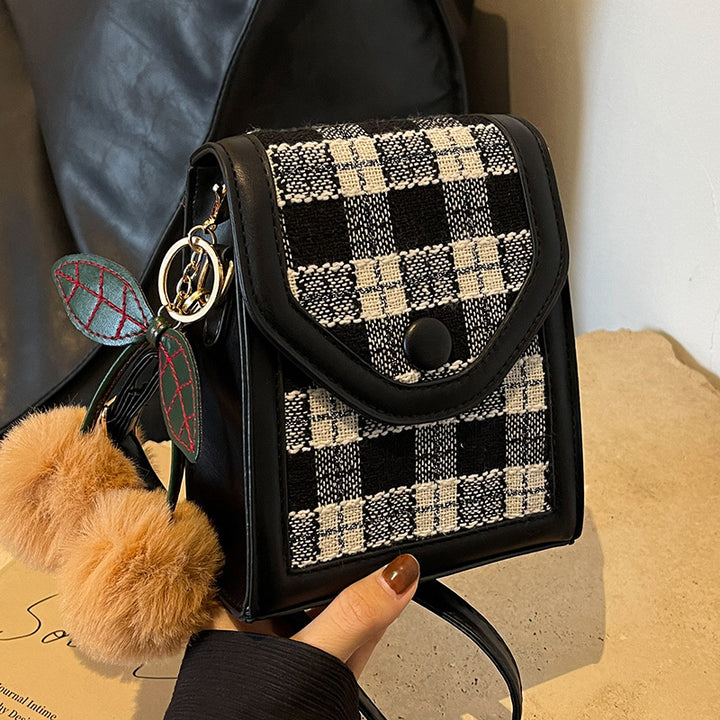 Damen Umhängetasche mit modernem Karomuster und praktischen Fächern Nord Taschen