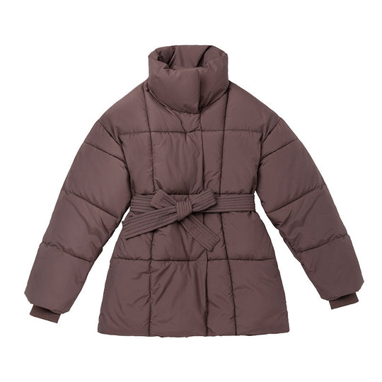 Damen nan kurze wattierte Jacke mit hohem Stehkragen, Taillengürtel und Eingrifftaschen Nord Taschen