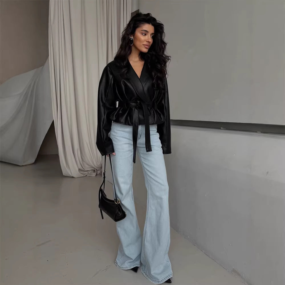 Damen Taillierte Kunstleder-Jacke mit Schößchen, Bindegürtel & Schalkragen Nord Taschen