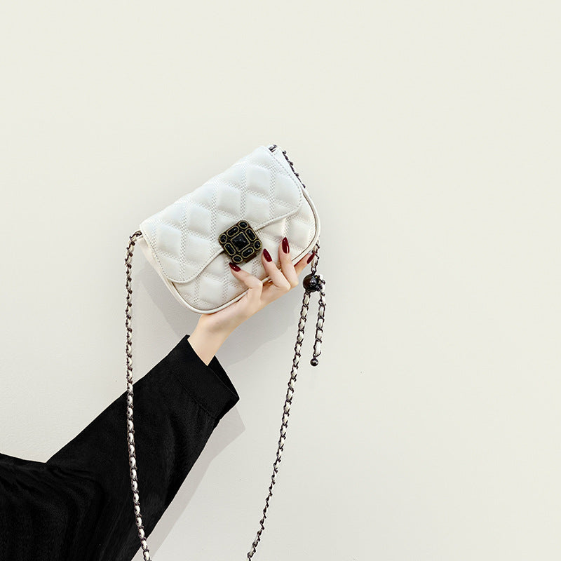 Damen Umhängetasche mit strukturiertem Design und luxuriösem Kettenverschluss Nord Taschen