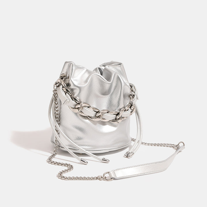 Damen Beuteltasche mit luxuriösem Kettenhenkel und elegantem Glanz Nord Taschen