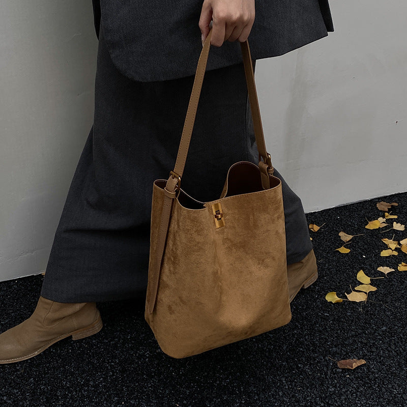 Damen elegante Beuteltasche aus hochwertigem Material Nord Taschen