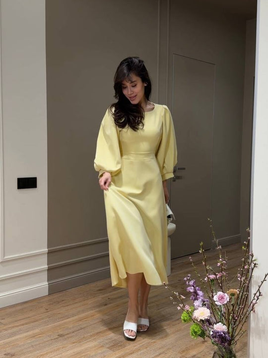 Damen Midikleid mit offenem Rückenausschnitt, voluminösen Puffärmeln und Bindegürtel Nord Taschen