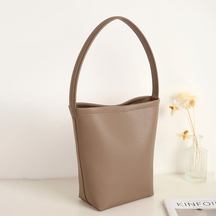 Damen Hobo-Handtasche aus hochwertigem Kunstleder mit elegantem Schnitt Nord Taschen