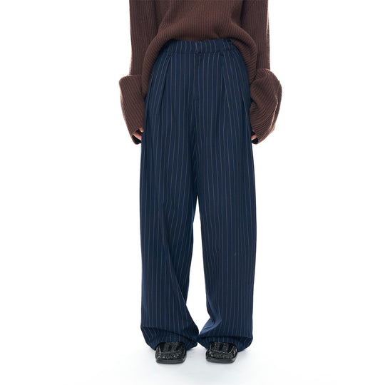 Damen Weite Hochtaillierte Bundfalten-Hose mit Nadelstreifen Nord Taschen