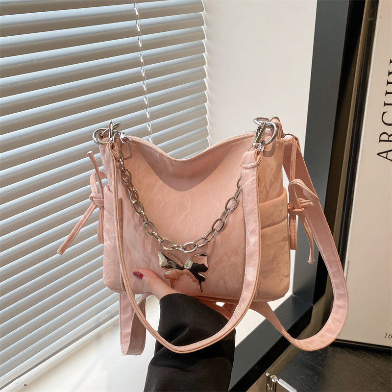 Damen Umhängetasche mit eleganter Kettenverzierung Nord Taschen