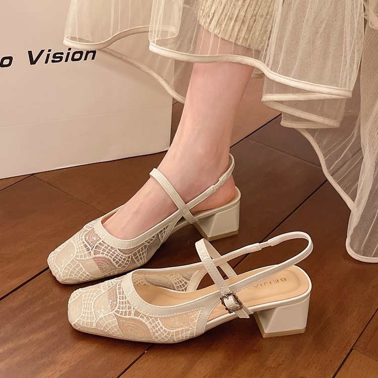 Damen Slingback-Pumps mit floralem Spitzenmuster und elegantem Blockabsatz