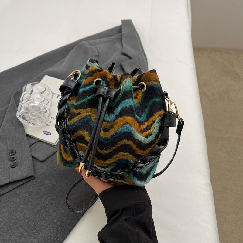 Damen modische Bucket Bag mit verspieltem Muster Nord Taschen