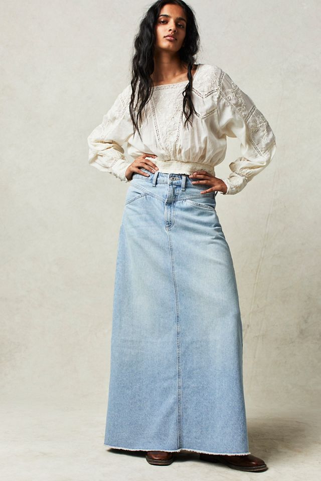 Damen Maxirock aus schwarzem Denim mit seitlichen Taschen und lässigem Schnitt