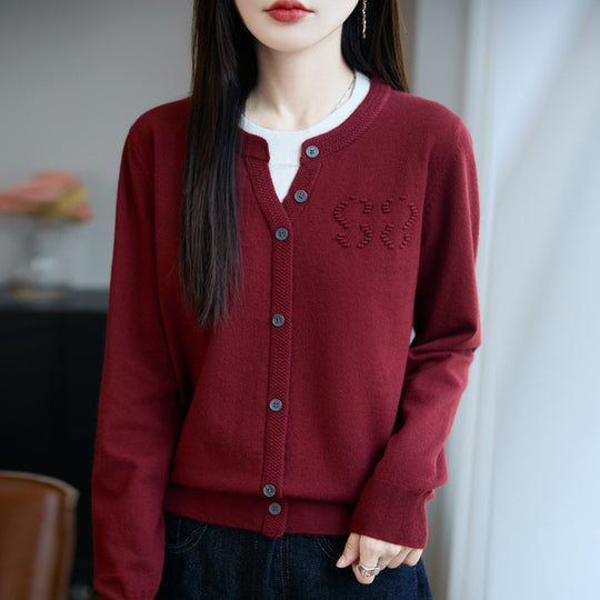Damen Kurzer Feinstrick-Cardigan mit V‑Schlitzkragen, Rippenblende und dezentem Struktur‑Logo Nord Taschen