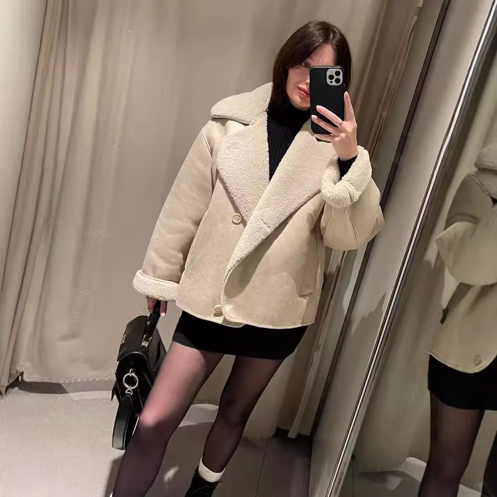 Damen Boxy-Jacke aus Faux-Shearling mit großem Teddykragen und Eingrifftaschen Nord Taschen