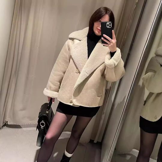Damen Boxy-Jacke aus Faux-Shearling mit großem Teddykragen und Eingrifftaschen Nord Taschen