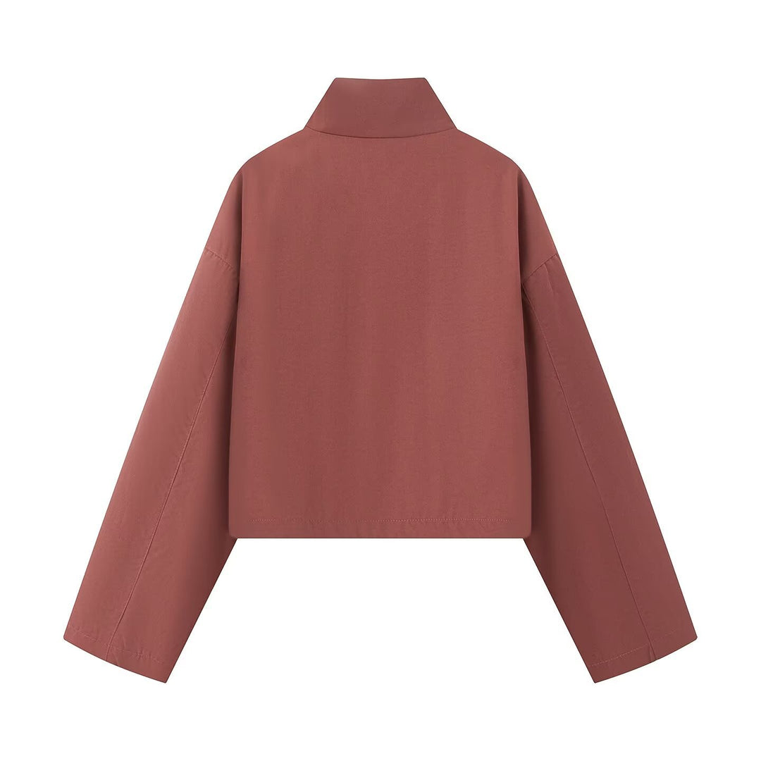 Damen Kurze Boxy-Utility-Jacke mit hohem Funnelkragen, großen Pattentaschen und Kordelzug Nord Taschen