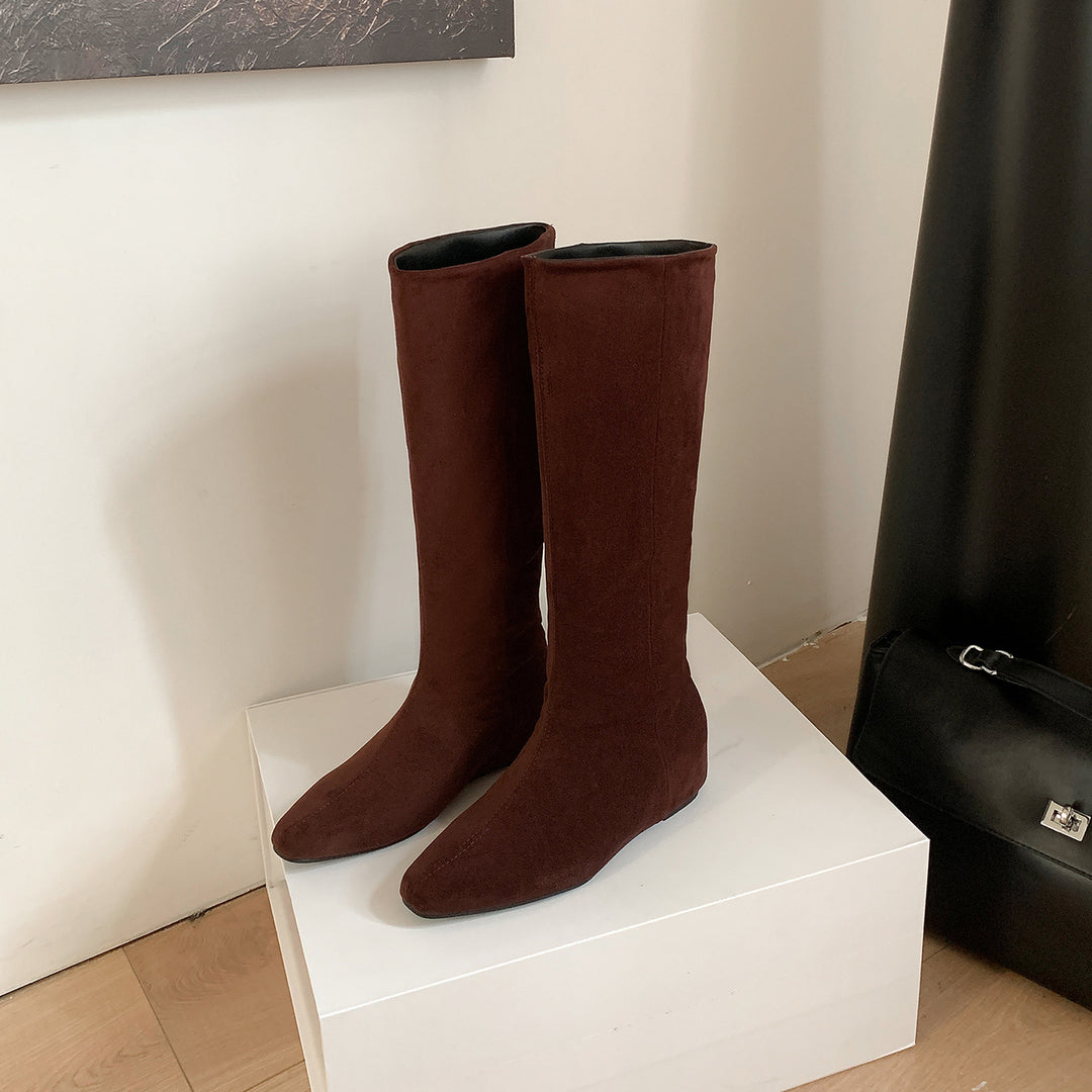 Damen Kniehohe Stiefel mit flacher Sohle und schlanker Schaftform Nord Taschen