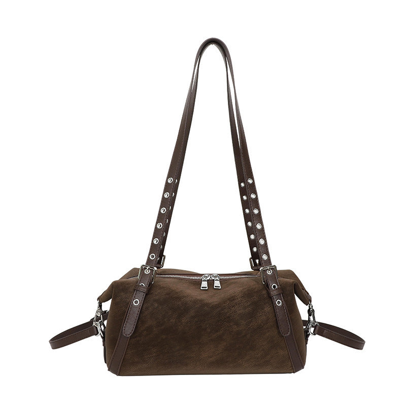 Damen Handtasche mit modischen Nieten und praktischen Fächern Nord Taschen