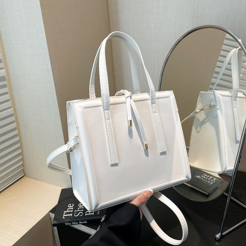 Damen elegante Handtasche im minimalistischen Design mit abnehmbaren Trageriemen Nord Taschen