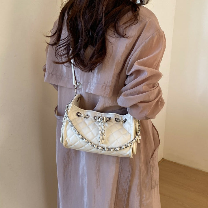 Damen Hobo-Tasche mit eleganter Steppung und modischem Kettenakzent Nord Taschen