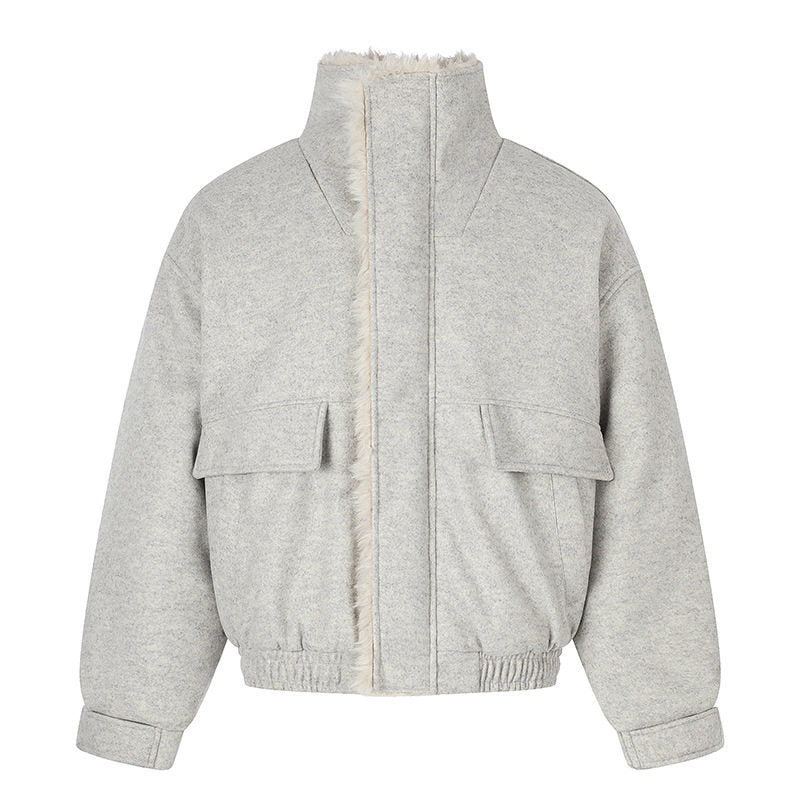 Damen Kurz geschnittene wattierte Blousonjacke mit Kunstfellfutter, Stehkragen und aufgesetzten Pattentaschen Nord Taschen