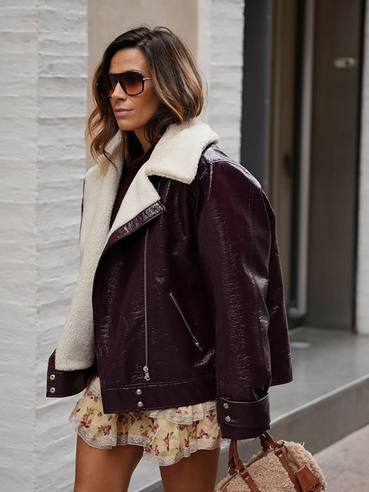 Damen Lackleder-Bikerjacke mit Sherpa-Futter und Oversize-Schnitt Nord Taschen