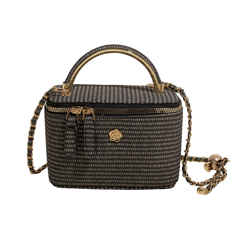 Damen modische Handtasche im strukturierten Design mit goldenen Akzenten Nord Taschen