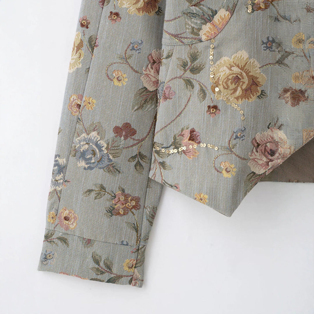 Damen Kurzjacke im Jacquard‑Blütenmuster mit Stehkragen und Zierknopfleiste Nord Taschen