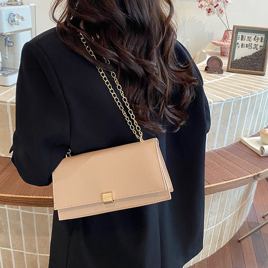 Damen elegante Umhängetasche mit goldenen Kettenakzenten Nord Taschen