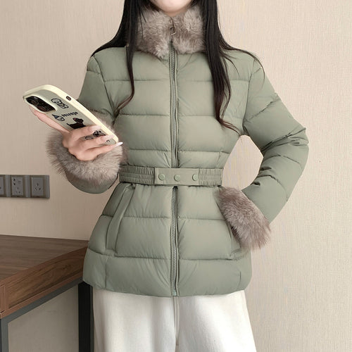 Damen nan taillierte Thermosteppjacke mit abnehmbarem Fake-Fur-Kragen und elastischem Taillengürtel Nord Taschen
